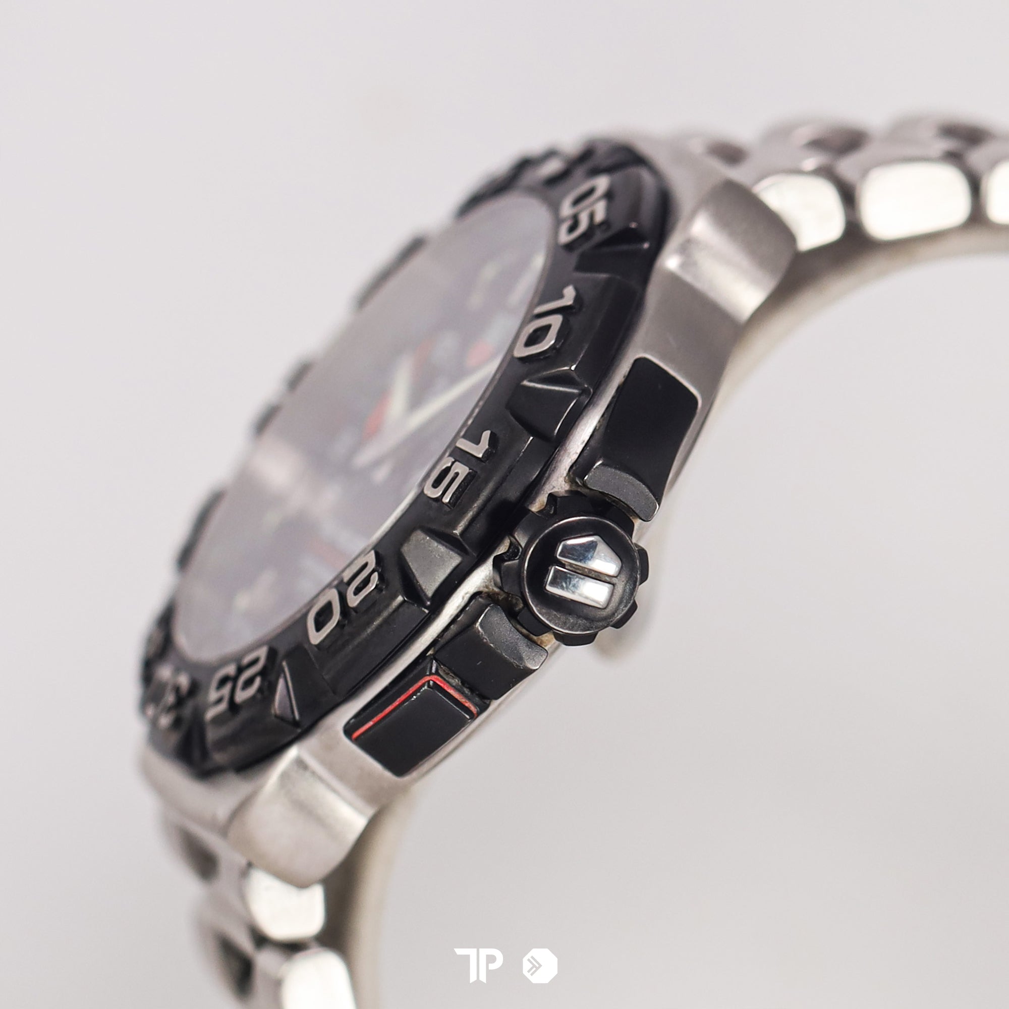 Formula 1 Alarm Quartz Titanium Black Dial 42mm